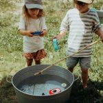 sacando fotos con la camara infantil sumergible kidycam